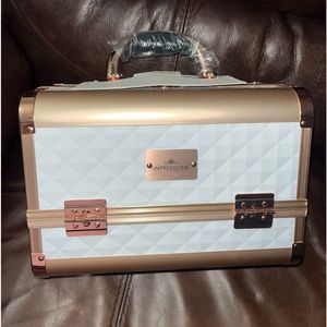 New Impression Makeup Case